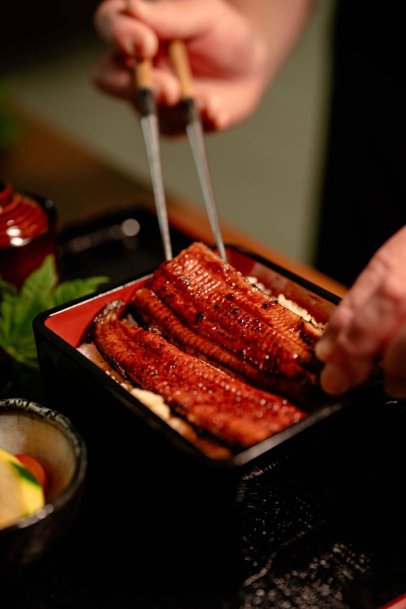 炭火でじっくり焼き上げたうなぎ