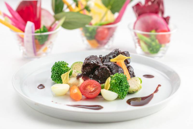和牛すね肉赤ワイン煮彩り野菜とマッシュポテト